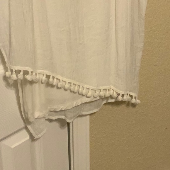 White blouse with fringe - Picture 2 of 3